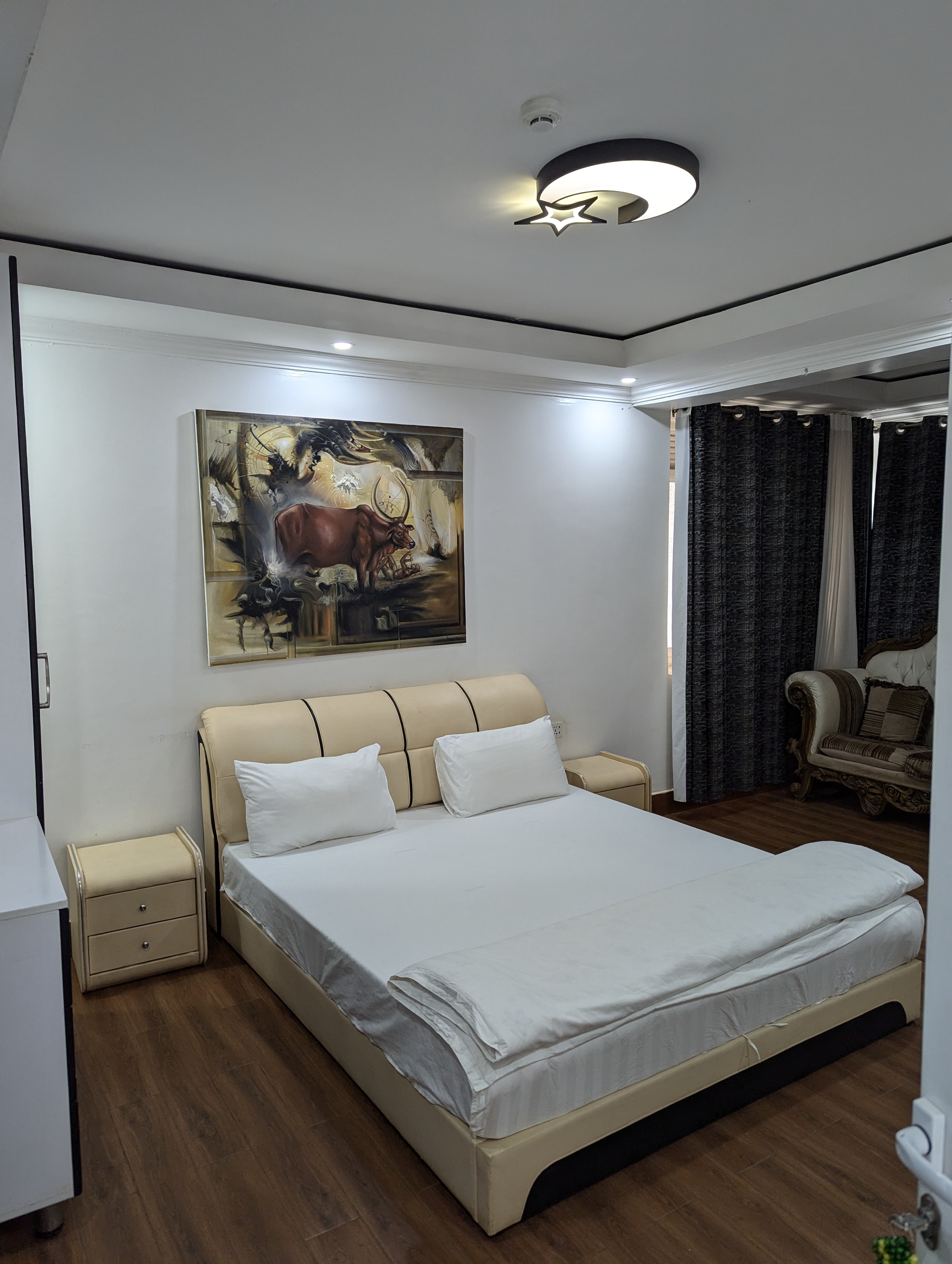 Room Image 3